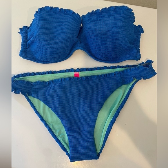 Victoria's Secret Other - Victoria’s Secret Blue Ribbed Bikini 36 C medium strapless
